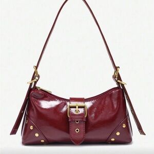 Leather Shoulder Bag in Burgundy Red